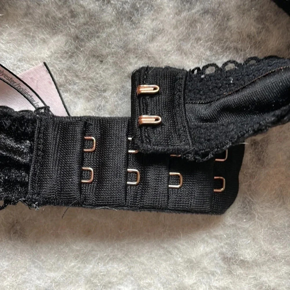 Victoria's Secret Dream Angels Lace Bra - Picture 8 of 15